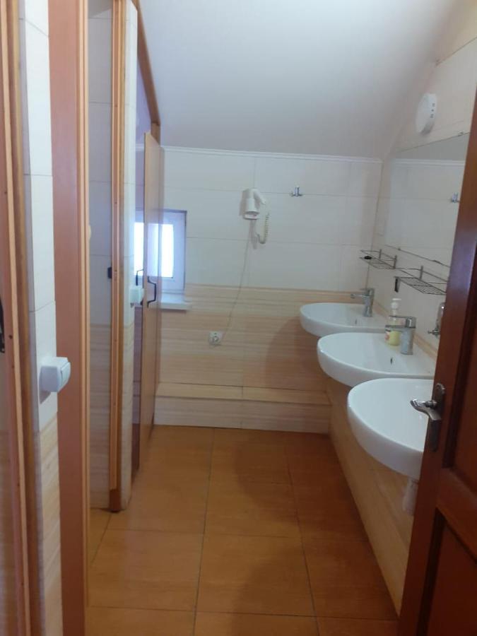Hostel Stozhary Τερνόπιλ Εξωτερικό φωτογραφία