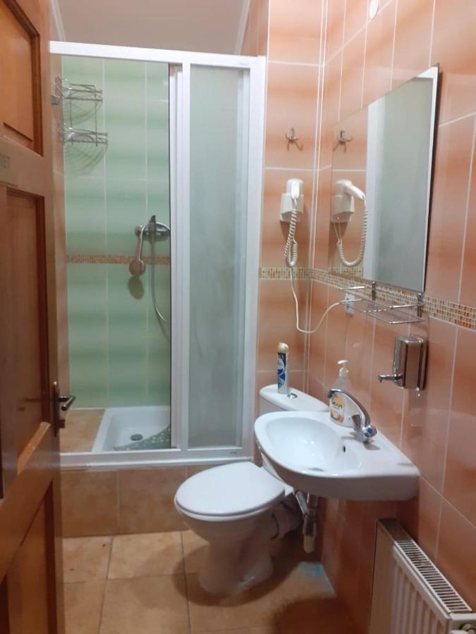 Hostel Stozhary Τερνόπιλ Εξωτερικό φωτογραφία