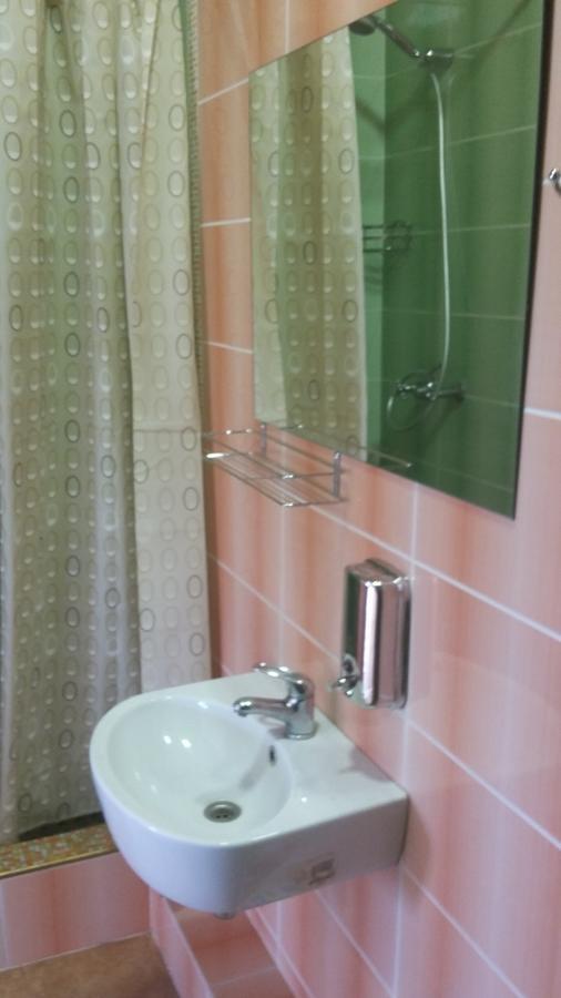 Hostel Stozhary Τερνόπιλ Εξωτερικό φωτογραφία