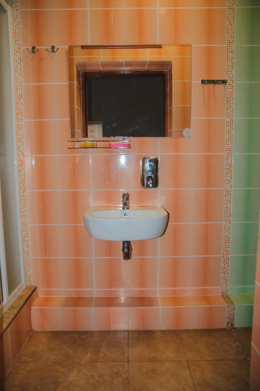 Hostel Stozhary Τερνόπιλ Εξωτερικό φωτογραφία